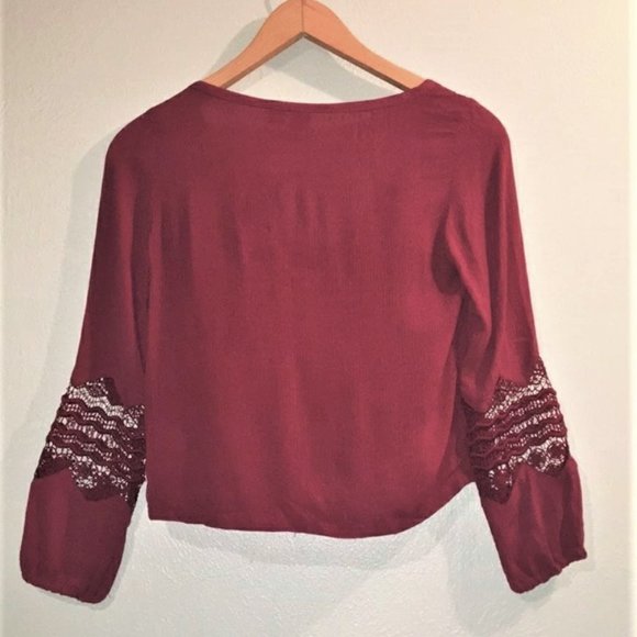 ROXY burgundy cropped blouse w/ statement sleeves! - Picture 3 of 6